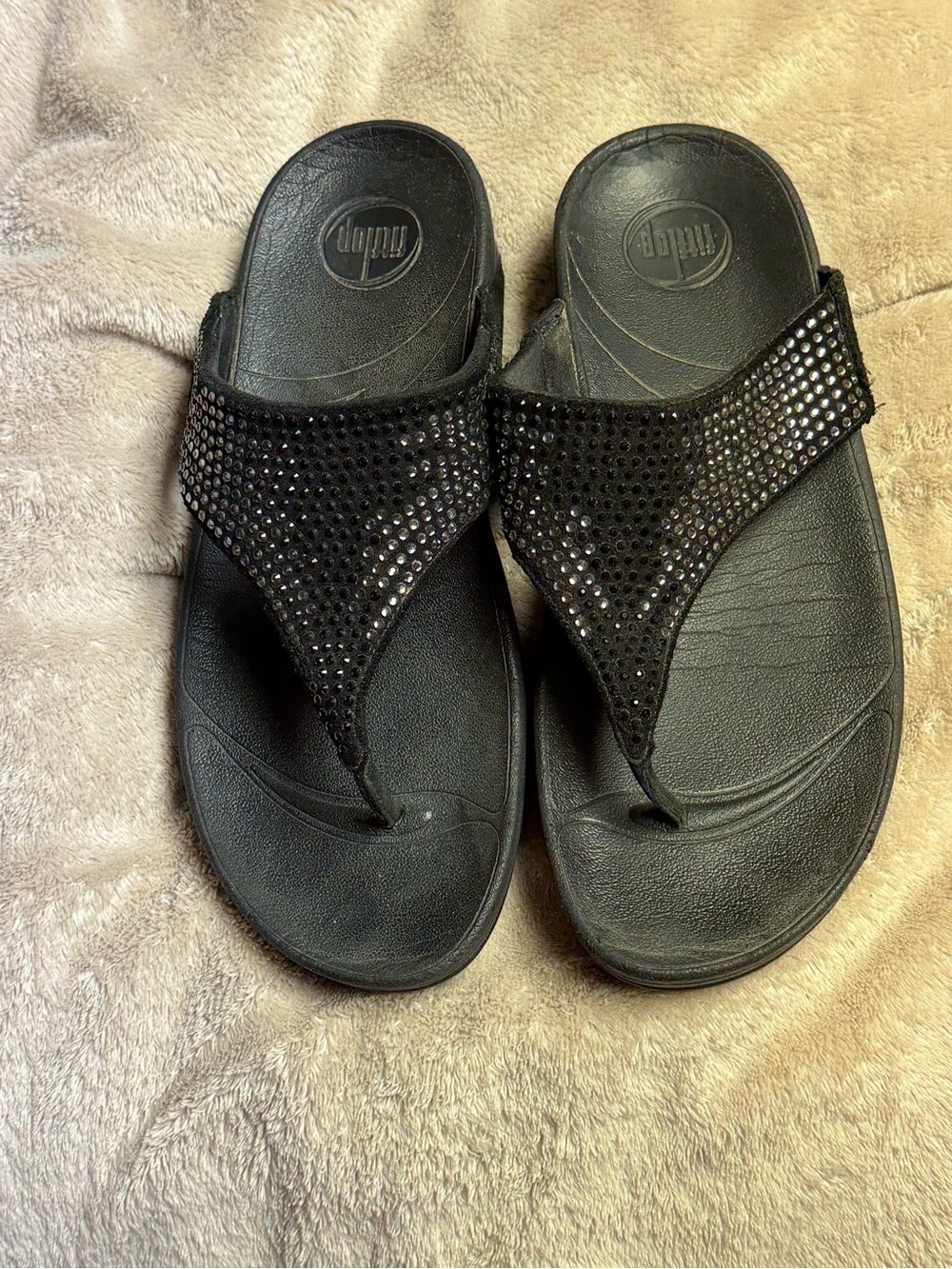 FitFlop  Black Rhinestone Thong Sandals size 9